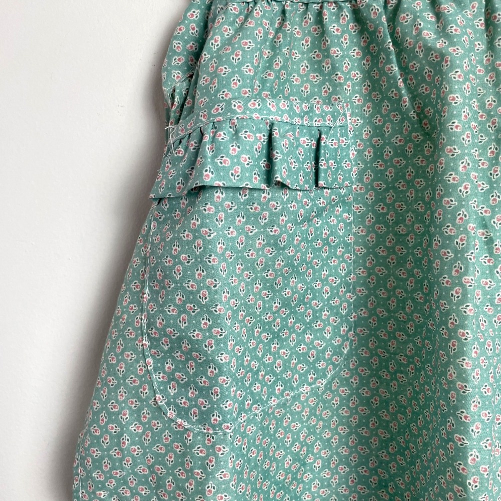 Vintage Cat Cottagecore Floral Ruffle Apron Teal Green Calico 80s Grandmacore - Picture 3 of 9